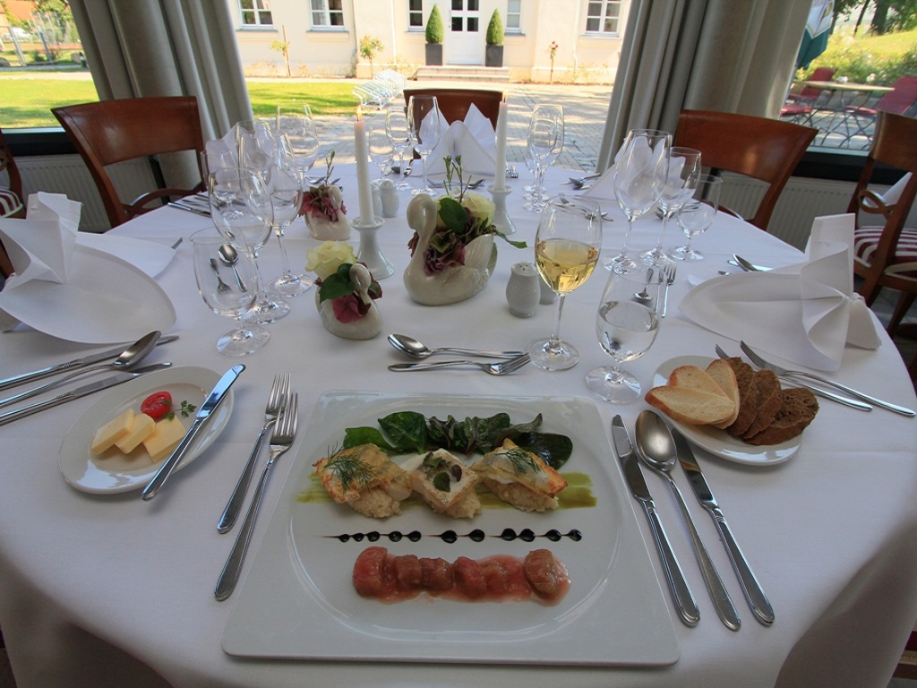 Hotel Prinzenpalais Bad Doberan festlich gedeckter Tisch