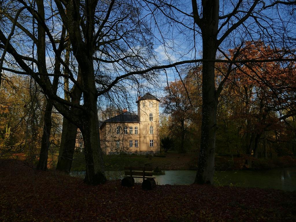 Landhaus Schloss Kölzow im Herbst