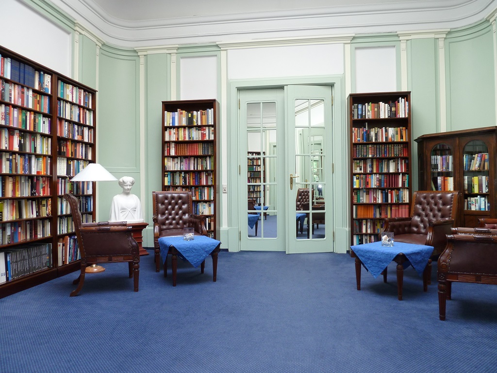 Schlosshotel Ralswiek Bibliothek