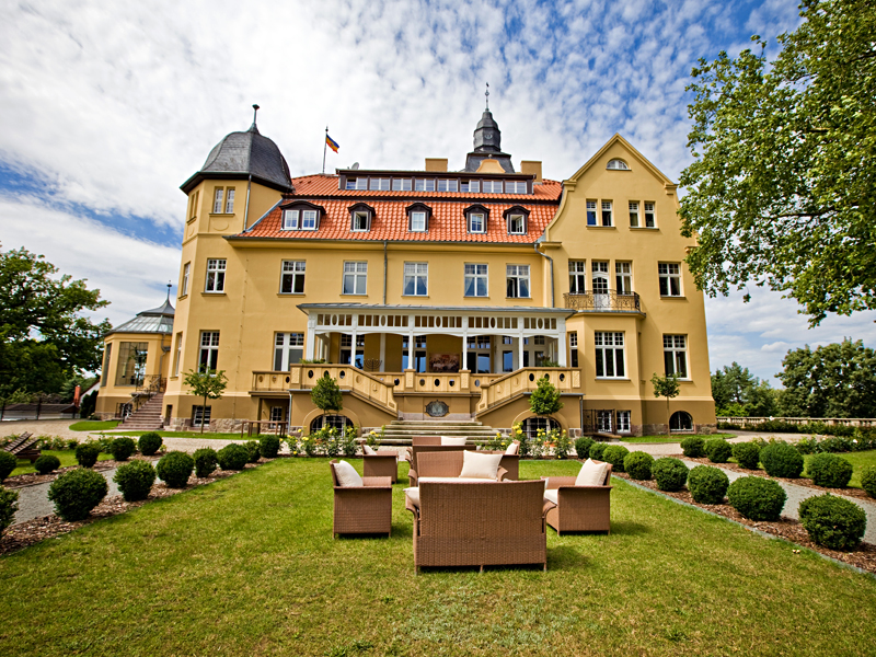 Bernsteinschloss Wendorf, nahe der Landeshauptstadt Schwerin gelegen